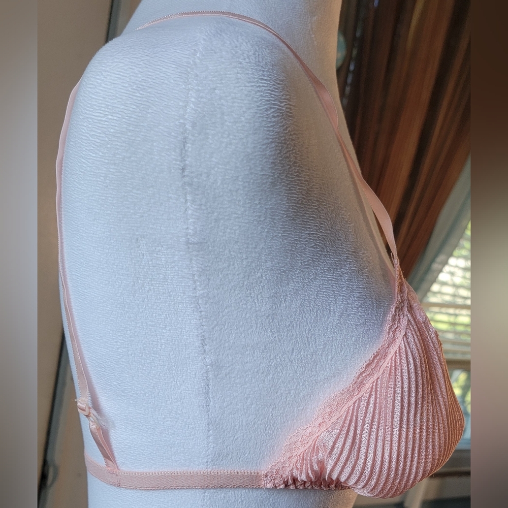 70's Vintage Lace Trimed Crepe Bralette Womens 36B Pink Peach Semi Sheer EUC - Picture 4 of 9
